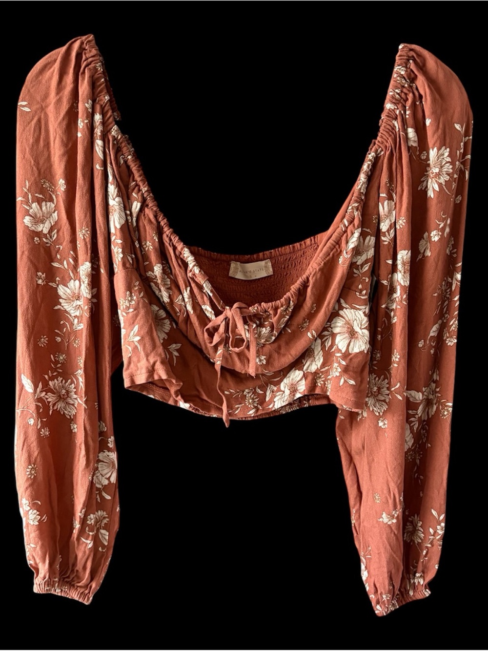 Altar’d state Long sleeve crop top